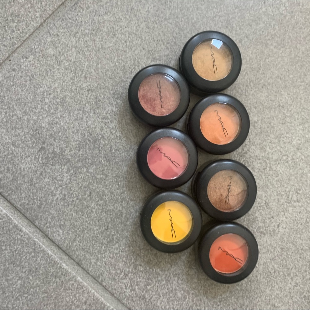 6 Mac eye shadow (all except gold mine)